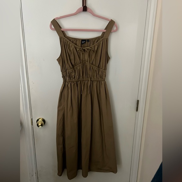 Gap Smocked Midi Dress - Picture 6 of 9